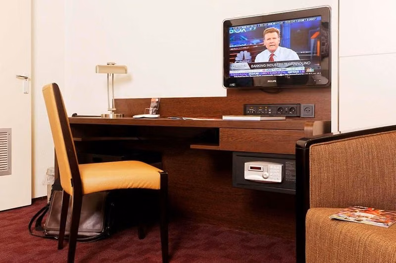 Best Western Dam Square Inn