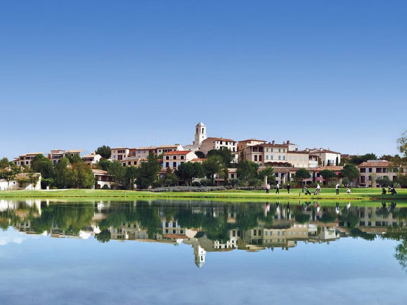 Pierre & Vacances Village Pont Royal en Provence