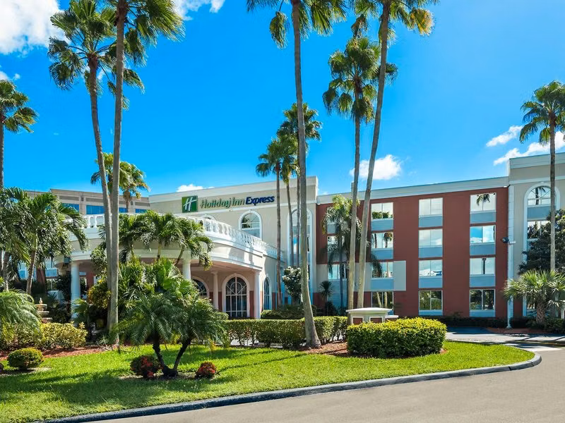 Holiday Inn Express West Doral Miami Airport