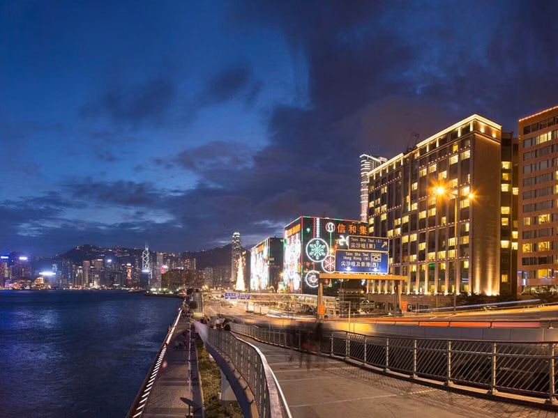 New World Millennium Hong Kong Hotel