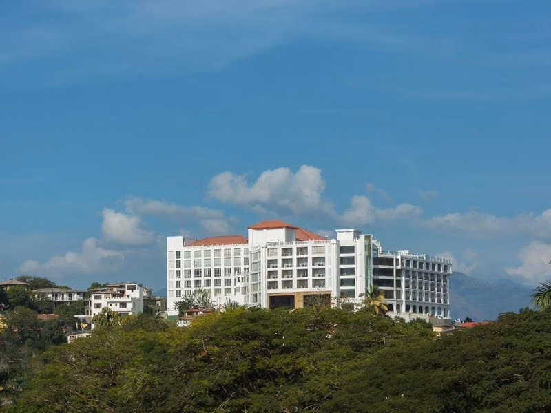 Grand Kandyan Hotel
