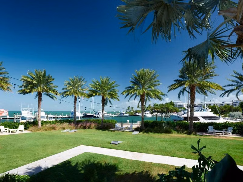 Faro Blanco Resort & Yacht Club Marathon, Curio by Hilton