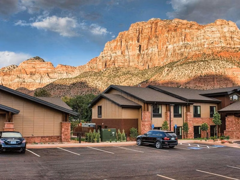 Hampton Inn & Suites Springdale - Zion National Park