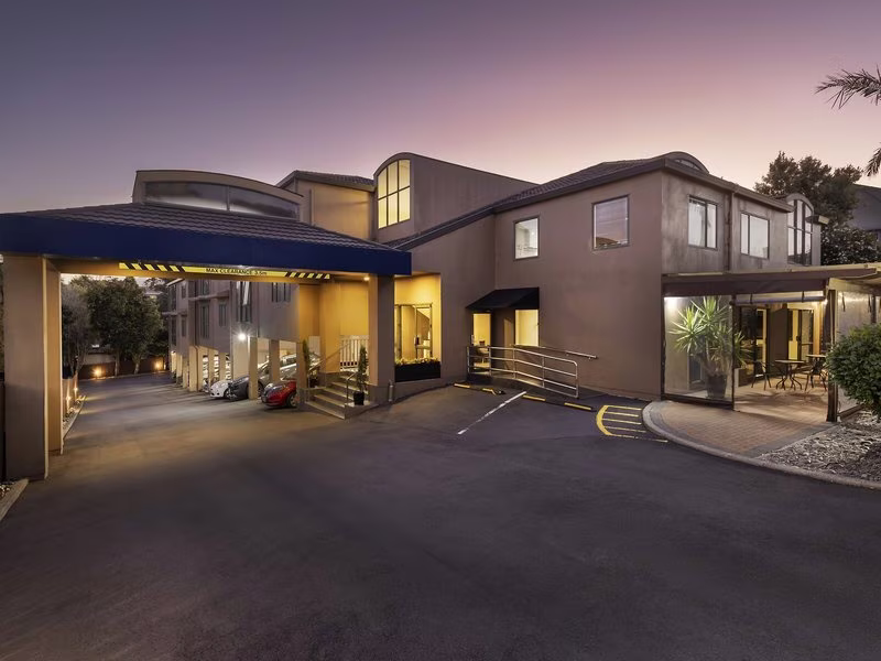 Greenlane Suites