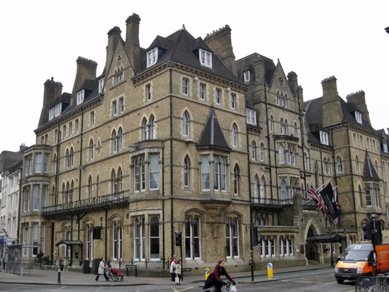 8551C0FF98C4328B86AA8EC10E33D86E