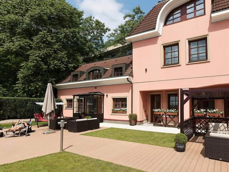 Hoffmeister & Spa