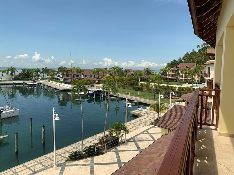 The Bannister Hotel & Yacht Club