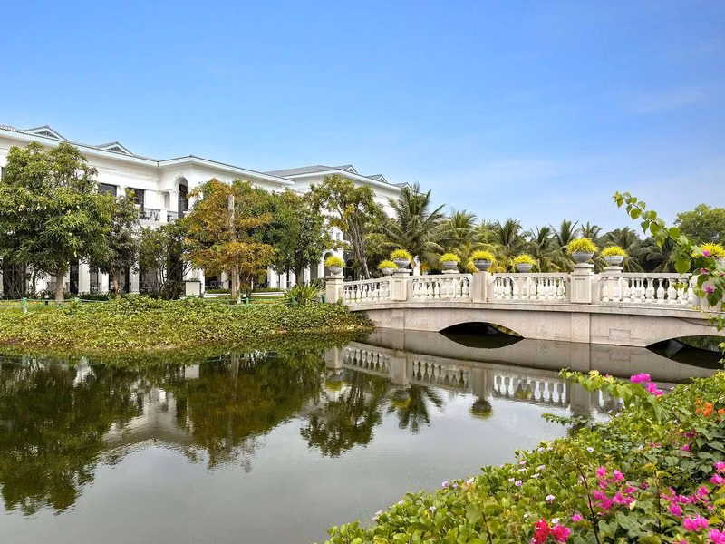 Meliá Vinpearl Cam Ranh Beach Resort