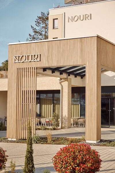 Nouri Hotel