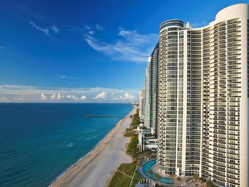 Solé Miami, A Noble House Resort