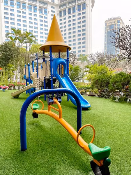 70E2128A24139D93E39A4E97C50D9629