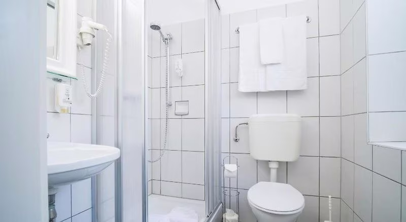 0CDA06AEEDA49ED7CCD4D752A8F19803