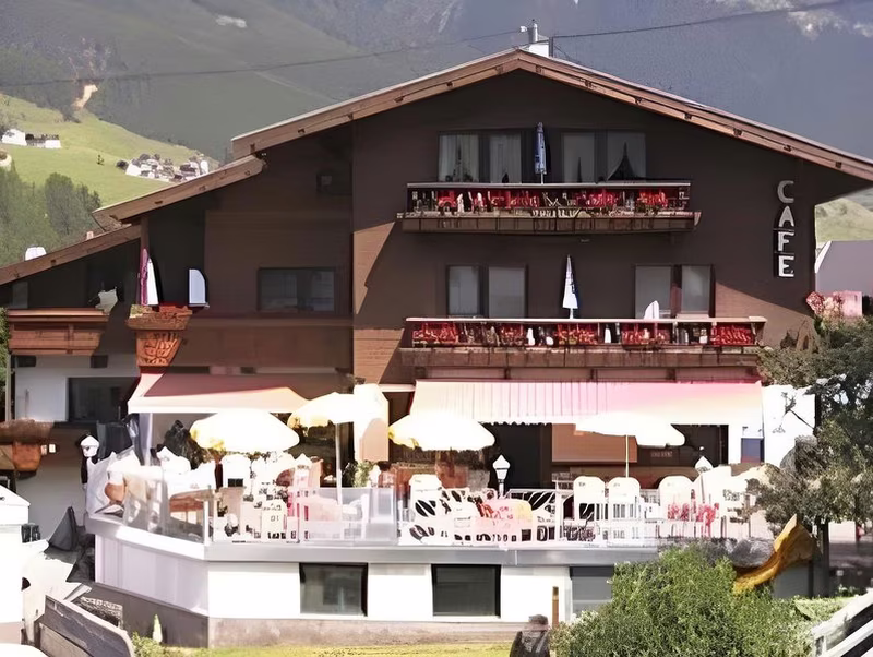 C1C356C4A3E60CD2A0E0AF7AA0699498