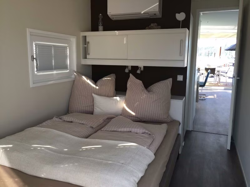 B517E2C5371604F8AA1D606AD9BED770