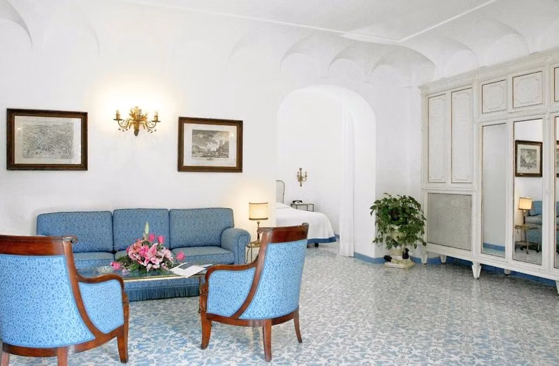 Pazziella Garden & Suites