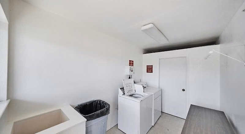 A10FA932756CC5E87431EF383F147B3E