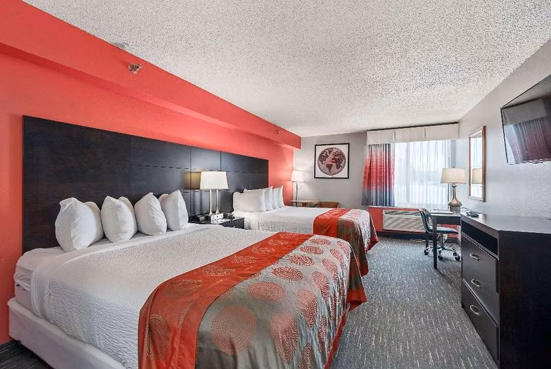 Ramada by Wyndham Sioux Falls Airport Hotel & Suites