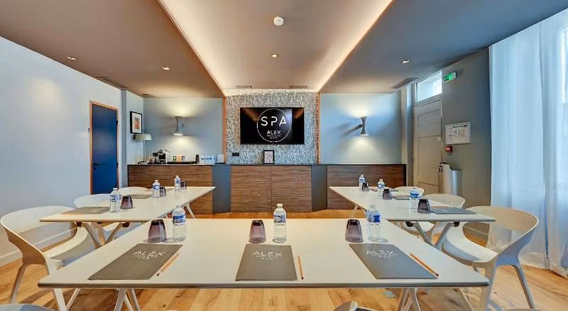 Alex Hotel