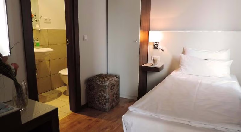 946AE240E85002A3BBF3148B0C3F593D