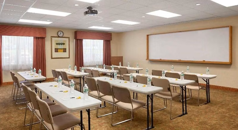 Country Inn & Suites by Radisson, Ithaca, NY