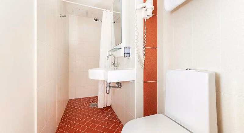 Meriton Old Town Garden Hotel