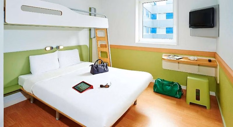 F82DFE503A9BE03367B8DAB5AEC385C9