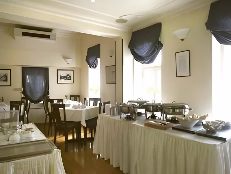 Arni Hotel Domotel