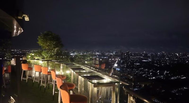 Oakwood Suites Tiwanon Bangkok