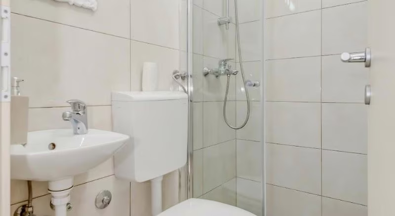 496B418FCC205B4B01184F39D058A673