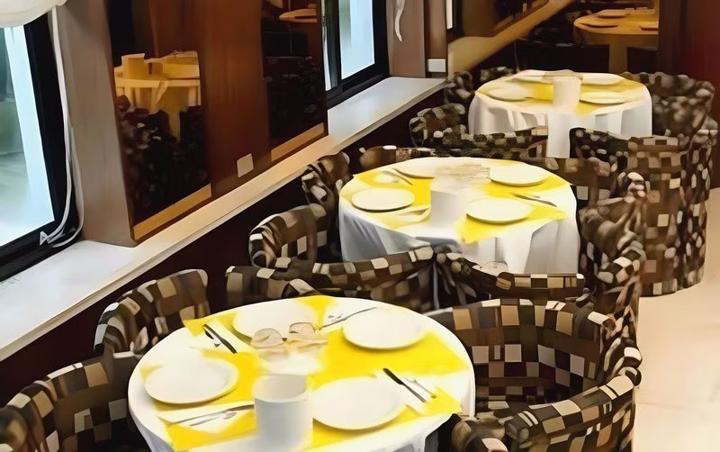 Club Hotel