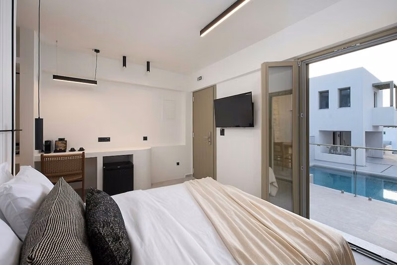Mazee New Age Hotel