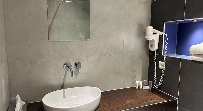Xo Hotels Blue Square