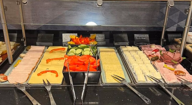 Holiday Inn - the niu, Ridge Halle Central Station by IHG