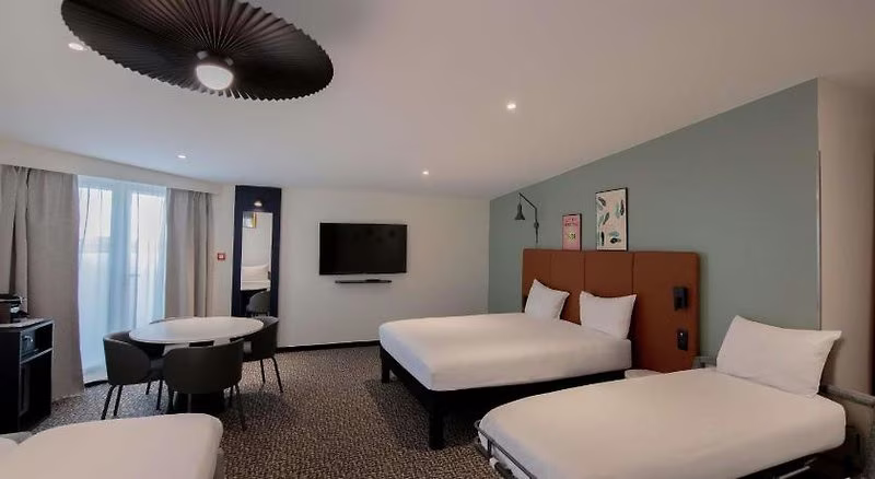 ibis Paris Canal Saint-Martin