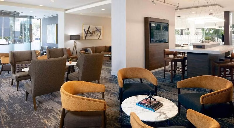 Courtyard by Marriott Los Angeles LAX/Century Boulevard