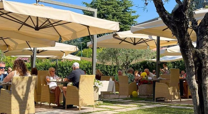 3FDE92262DD582A2B6AD5A2010966557