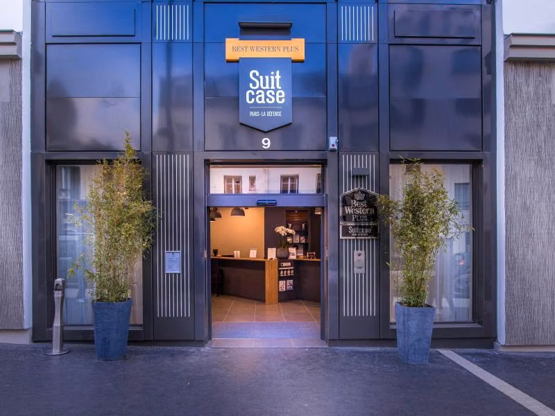 Best Western Plus Suitcase Paris La Défense