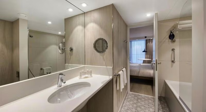 BDA0CF45AD27EE4D1ED83BE47B4FD2AD