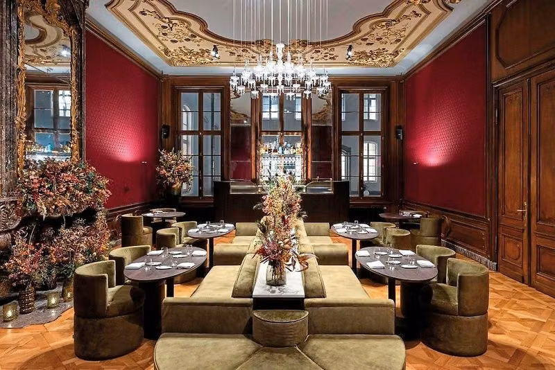 Sapphire House Antwerp, Autograph Collection