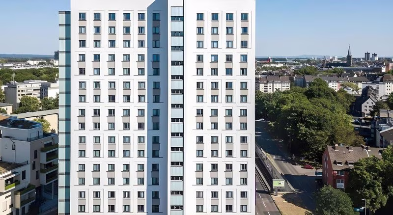 Premier Inn Koln City Sud