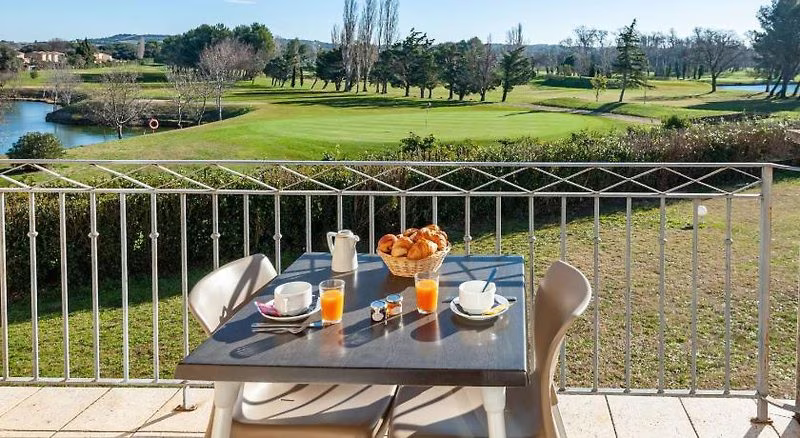 Residhotel Golf Grand Avignon