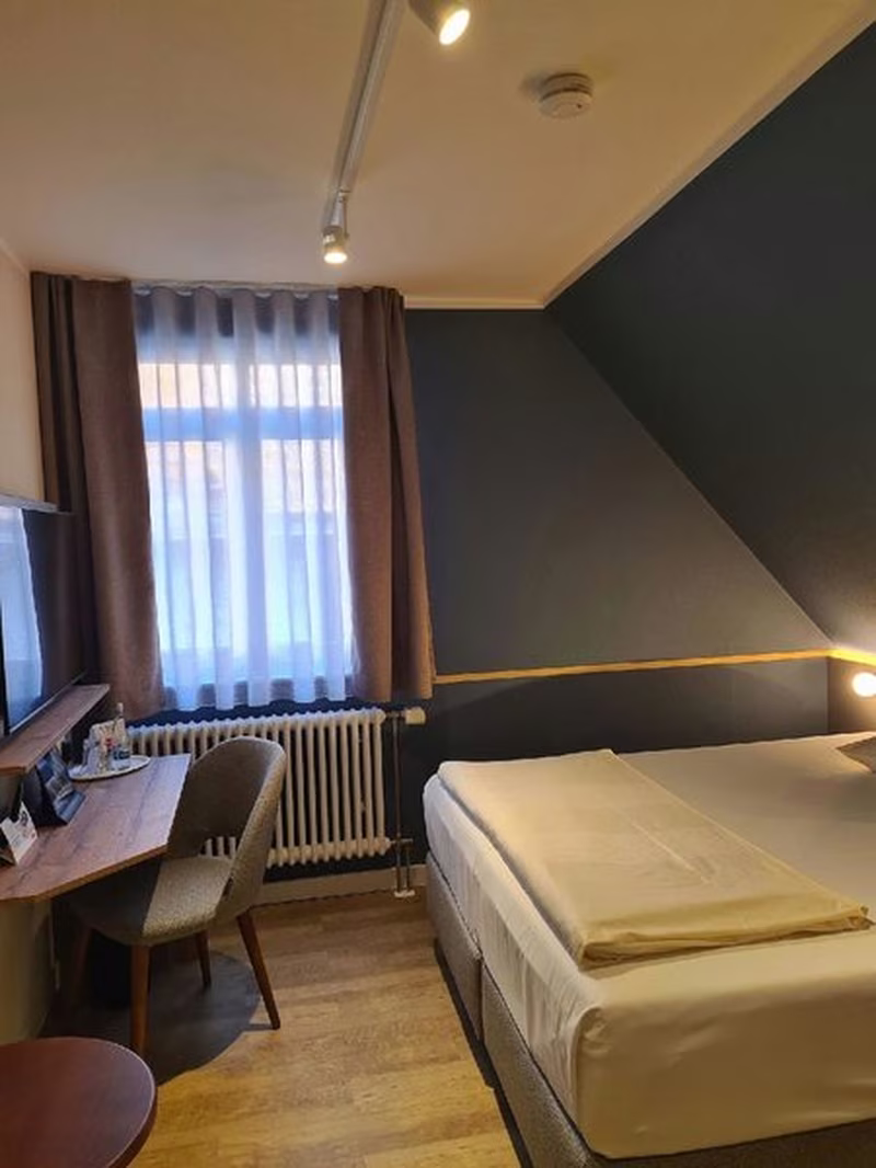 7BED9F977CF8E7CC4A99C9FFBF5CA866