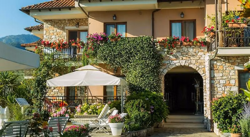 Nikoleta Luxury Villa