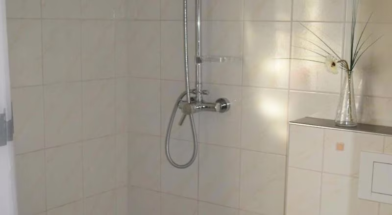 2F5063037E6709EE69BFE807C04DE082