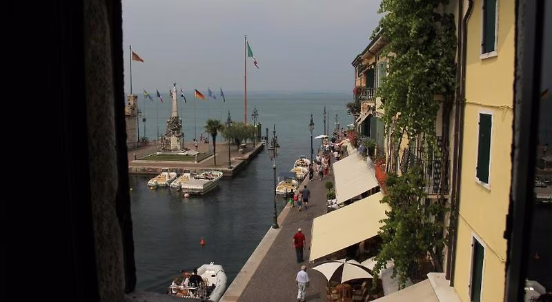 BEDEB105CF75C7687A8F93541CC6B0D4