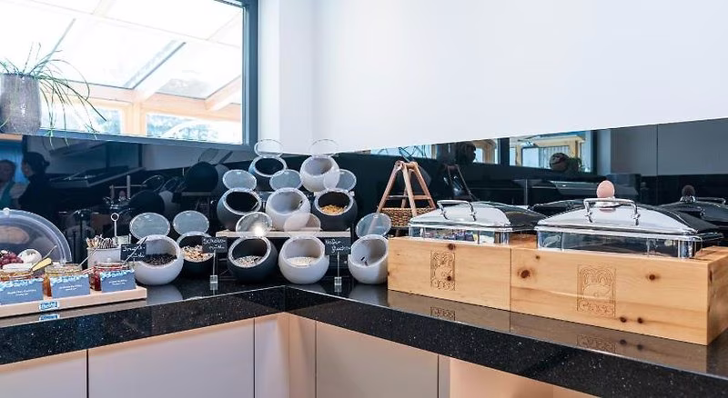 33169C267A7432751606490BE206BDA4