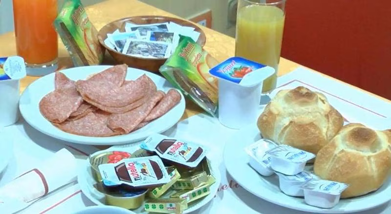 6F52F44CBF8C744DD45E7C4B4446A732