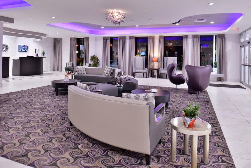 Clarion Inn & Suites Across From Universal Orlando Resort