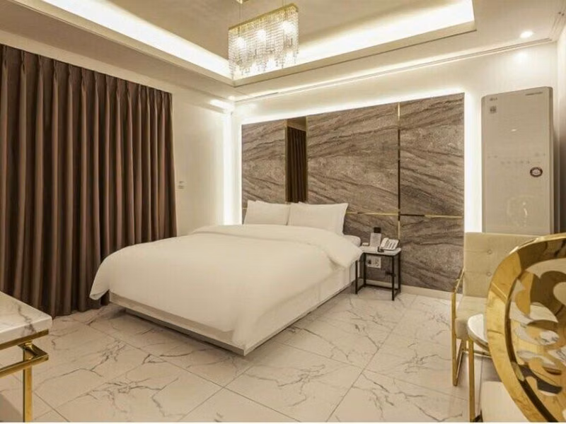 Hotel 99 Prestige