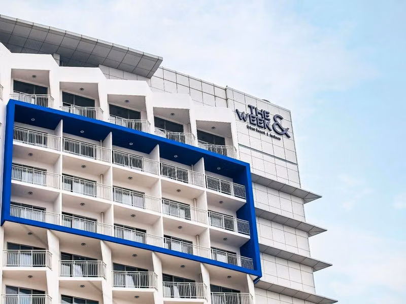 THE WEEK& Resort